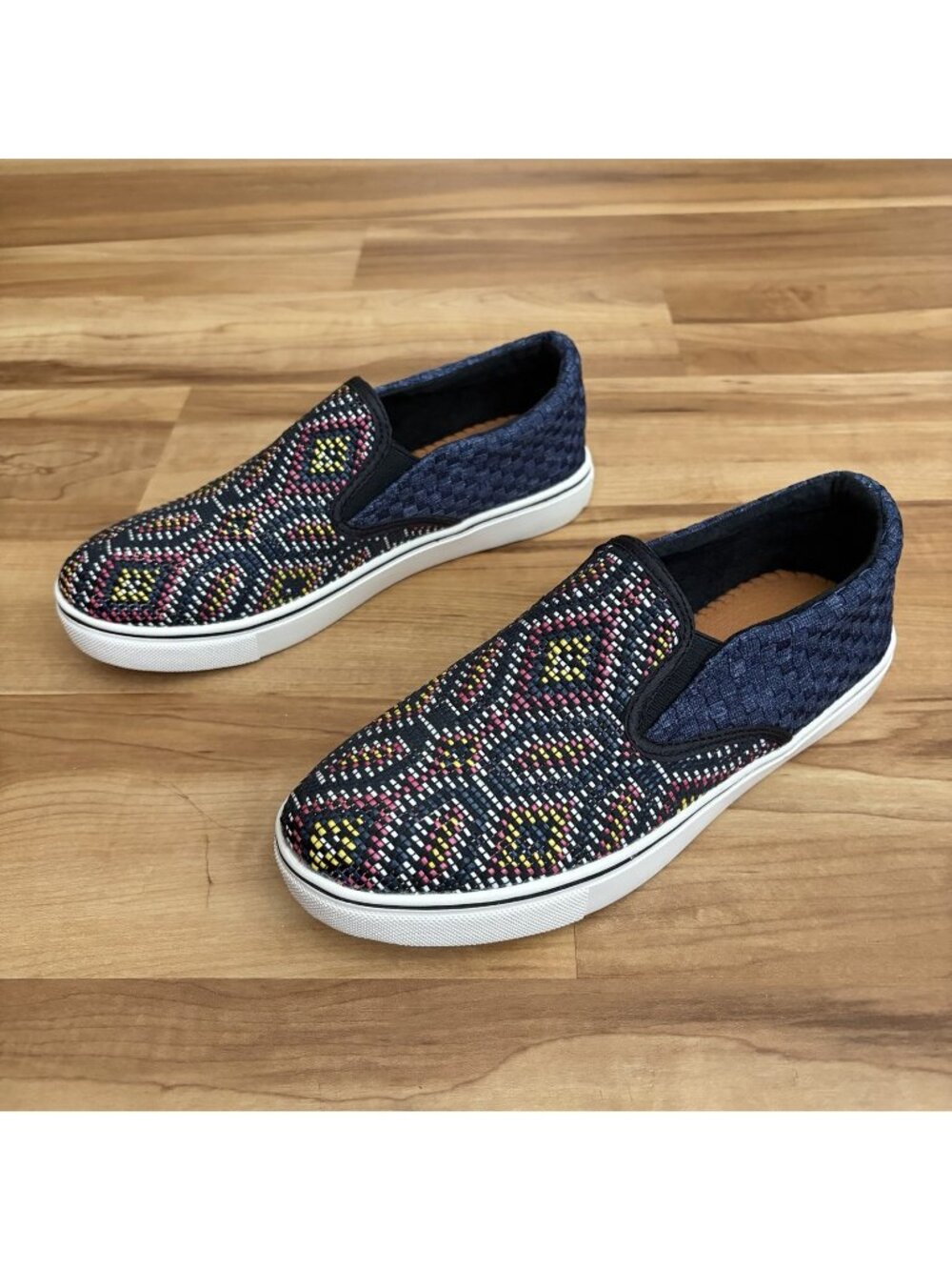 Bernie Mev Women’s Size USA 7 Woven Blair Slip On Geometric Pattern Memory Foam